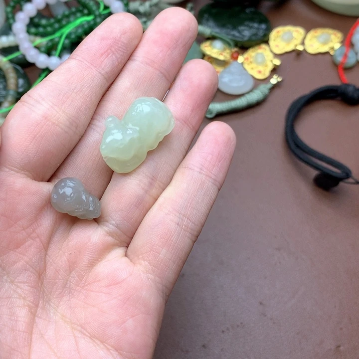 九***阿和田玉未镶嵌手镯