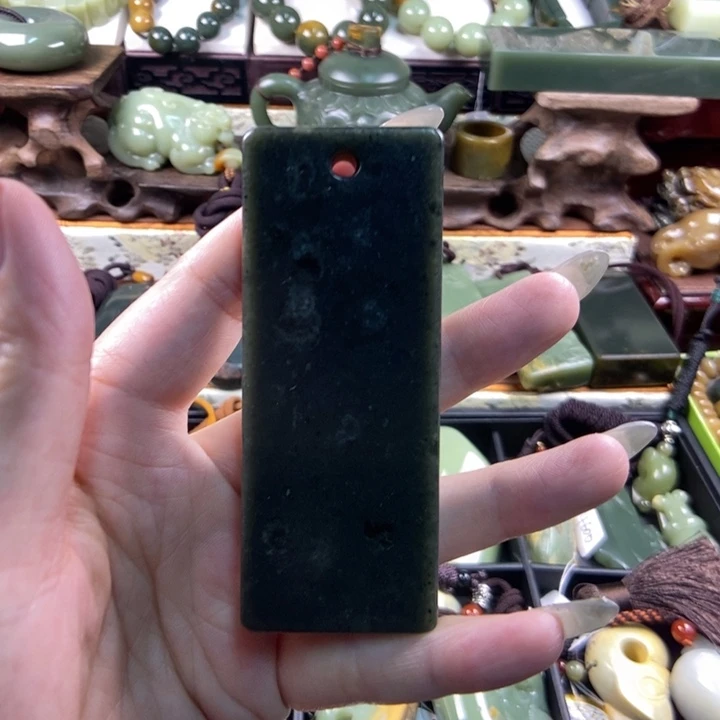 未镶嵌透闪石质玉把件