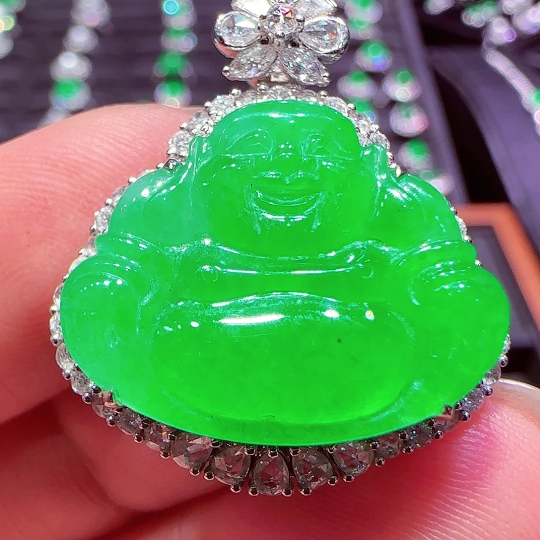 颈饰18K金镶嵌翡翠吊坠