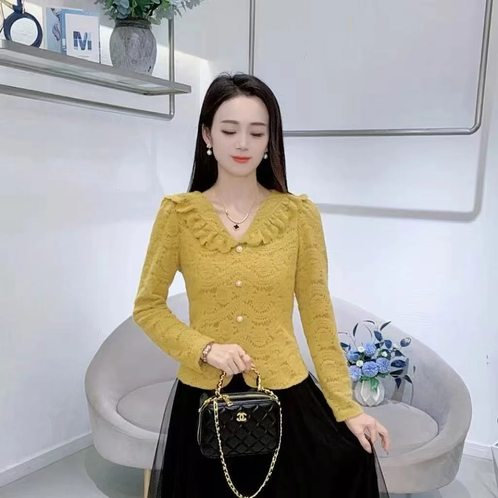 A8893时尚磨毛蕾丝打底衫秋季新款百搭修身显瘦减龄上衣