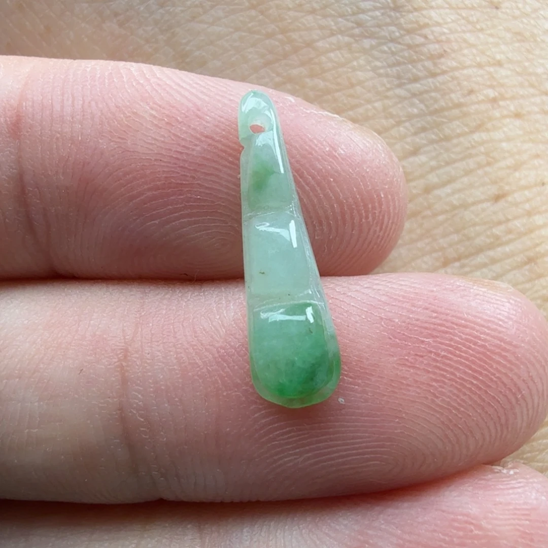 翡翠未镶嵌颈饰14