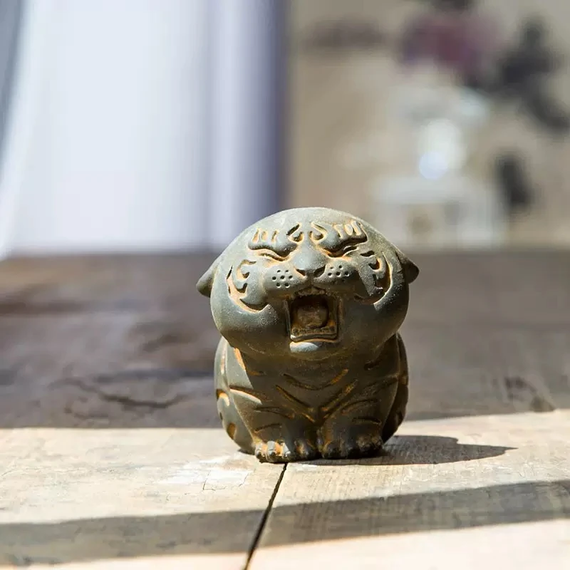 创意仿铸铁迷你老虎摆件国风生肖虎小萌虎可爱桌面小摆件手工雕塑