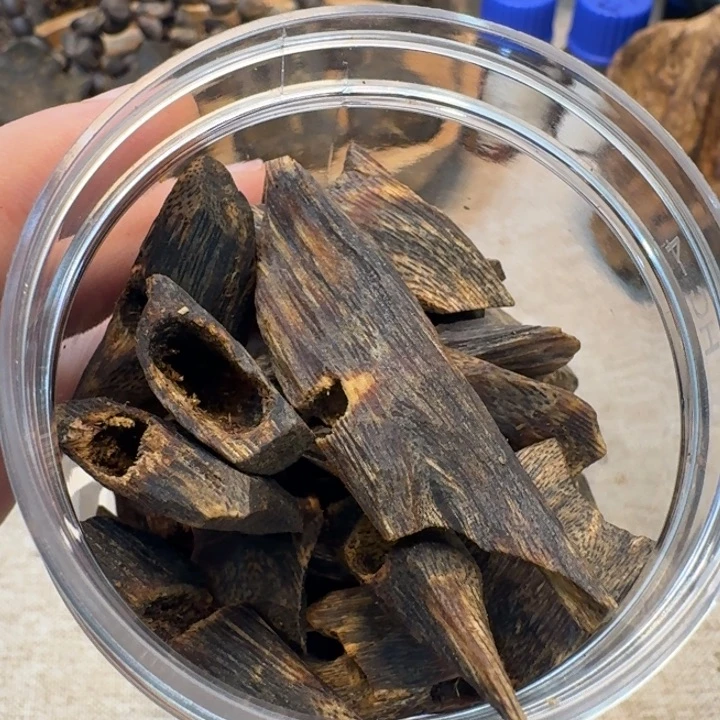 沉香碎屑沉香用****9海南高端紫棋树心油老料52克