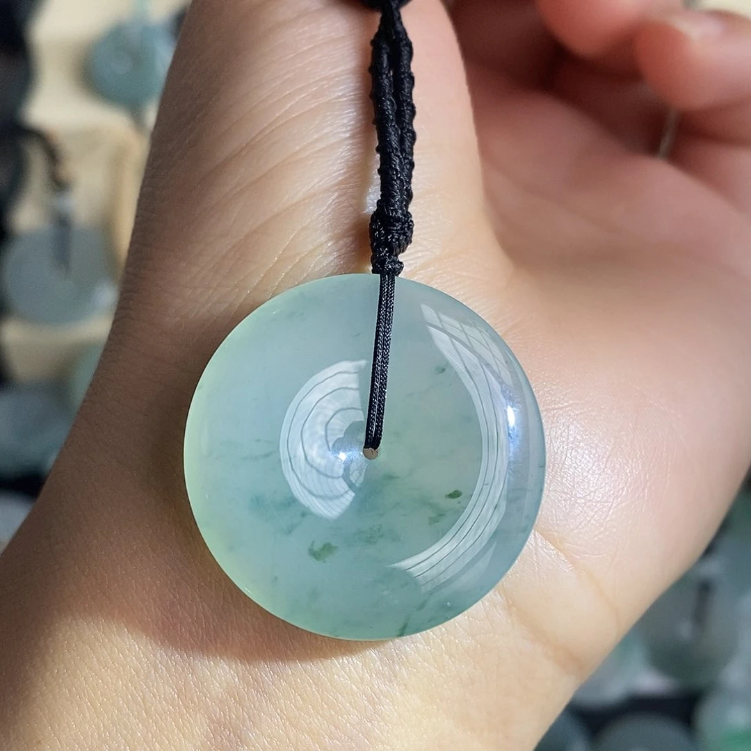 翡翠颈饰未镶嵌翡翠首饰