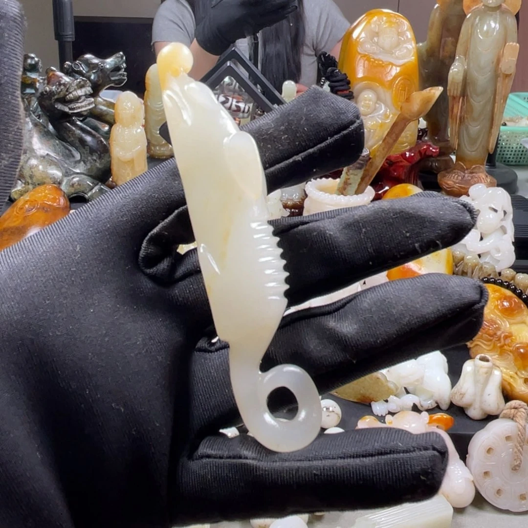 鉴***）和田玉未镶嵌挂件