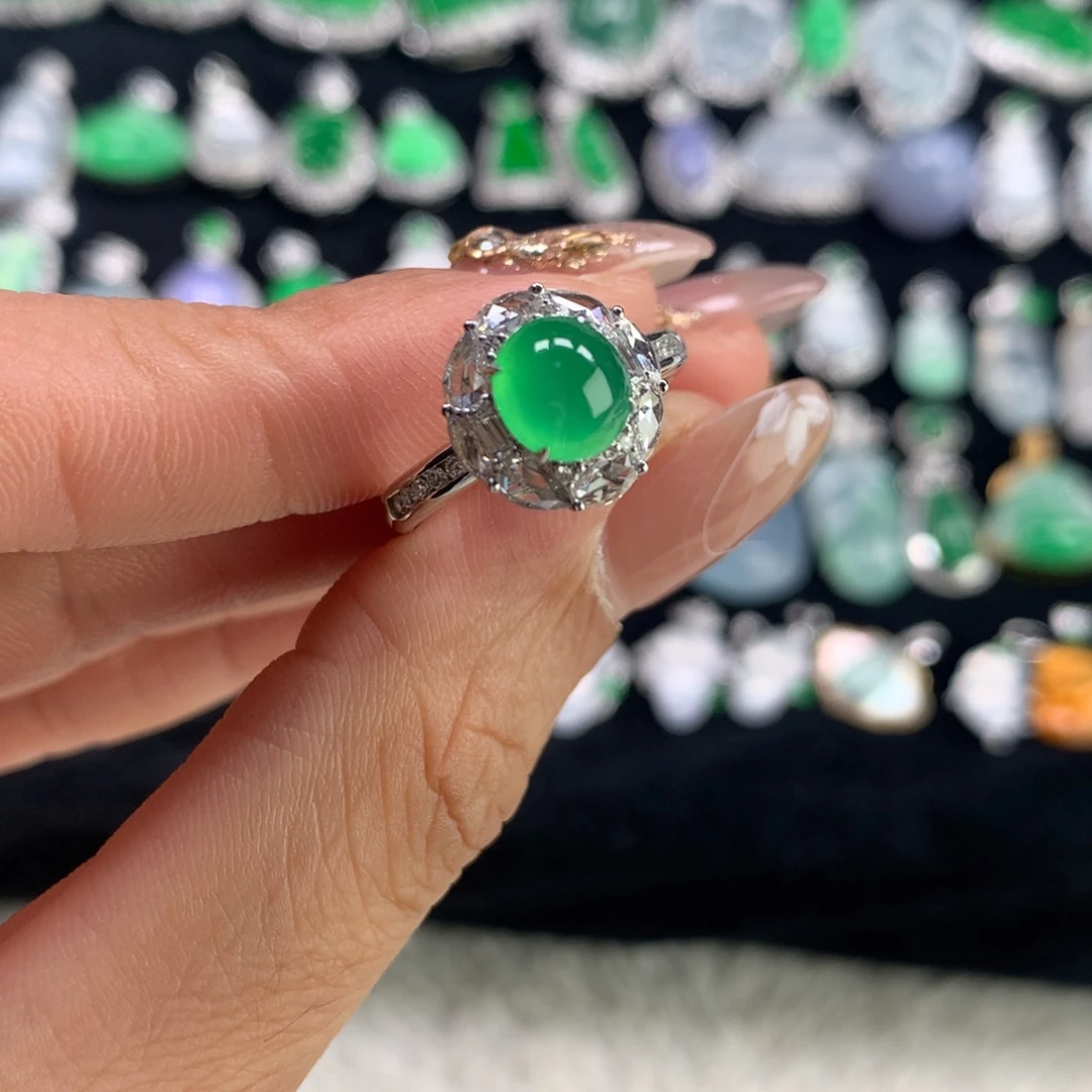 翡翠18K金镶嵌戒指