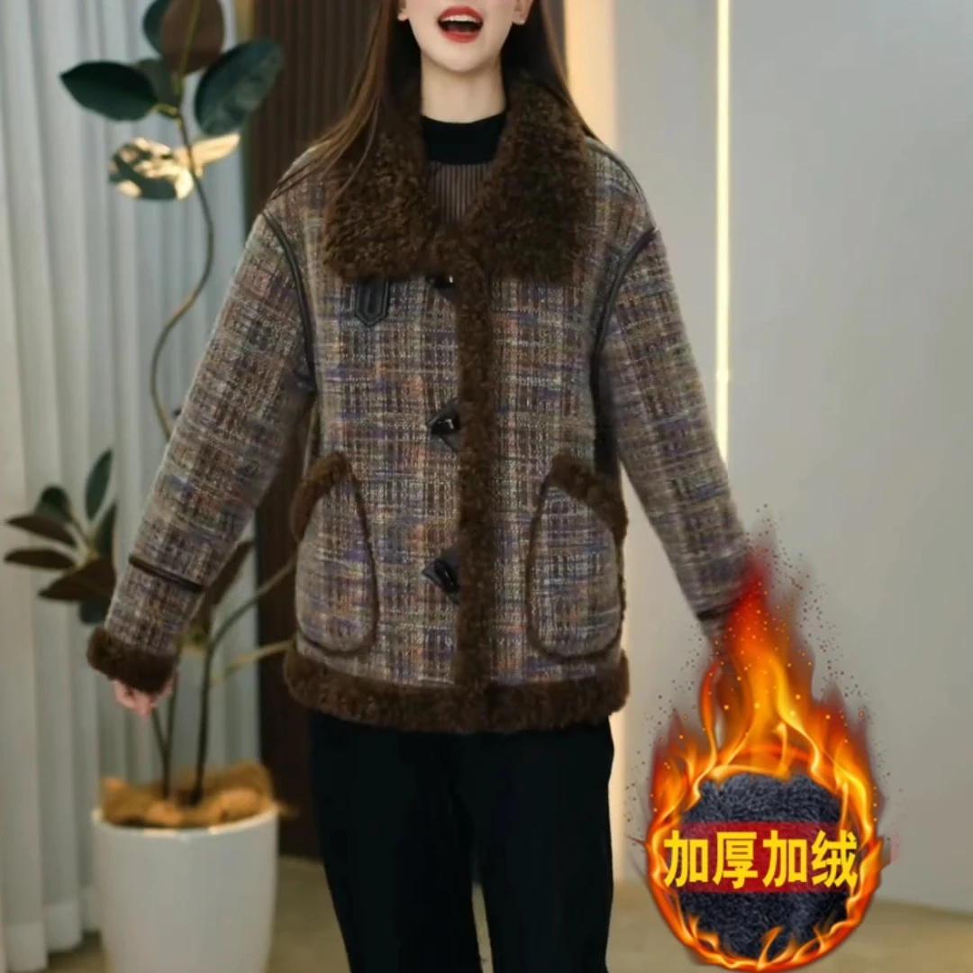 时尚显瘦高端休闲加厚格纹外套2025秋冬新款女士减龄保暖短款上衣