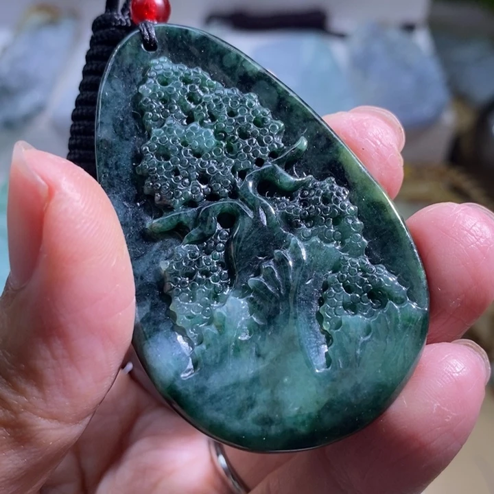 【闪购商品】颈饰未镶嵌翡翠山水