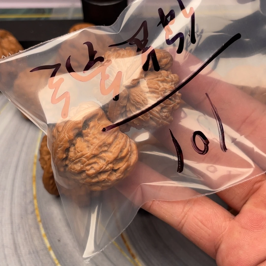 你***。白狮子狮子头核桃