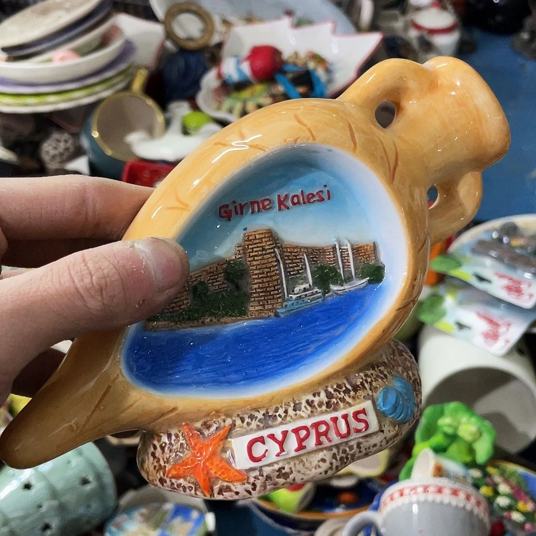 摆件   磕碰。封釉。