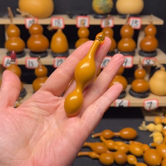 ?**?天然小葫芦手把件