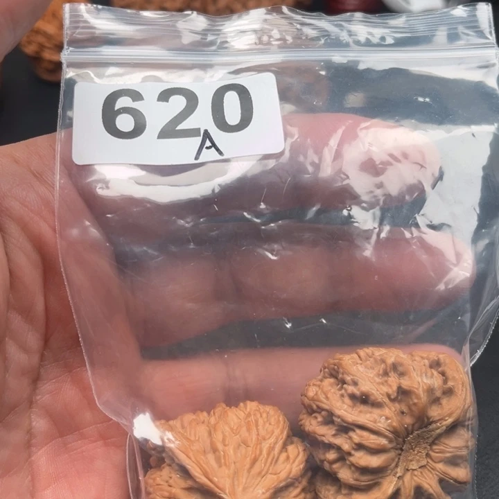 I***Y把件桃核密纹38个