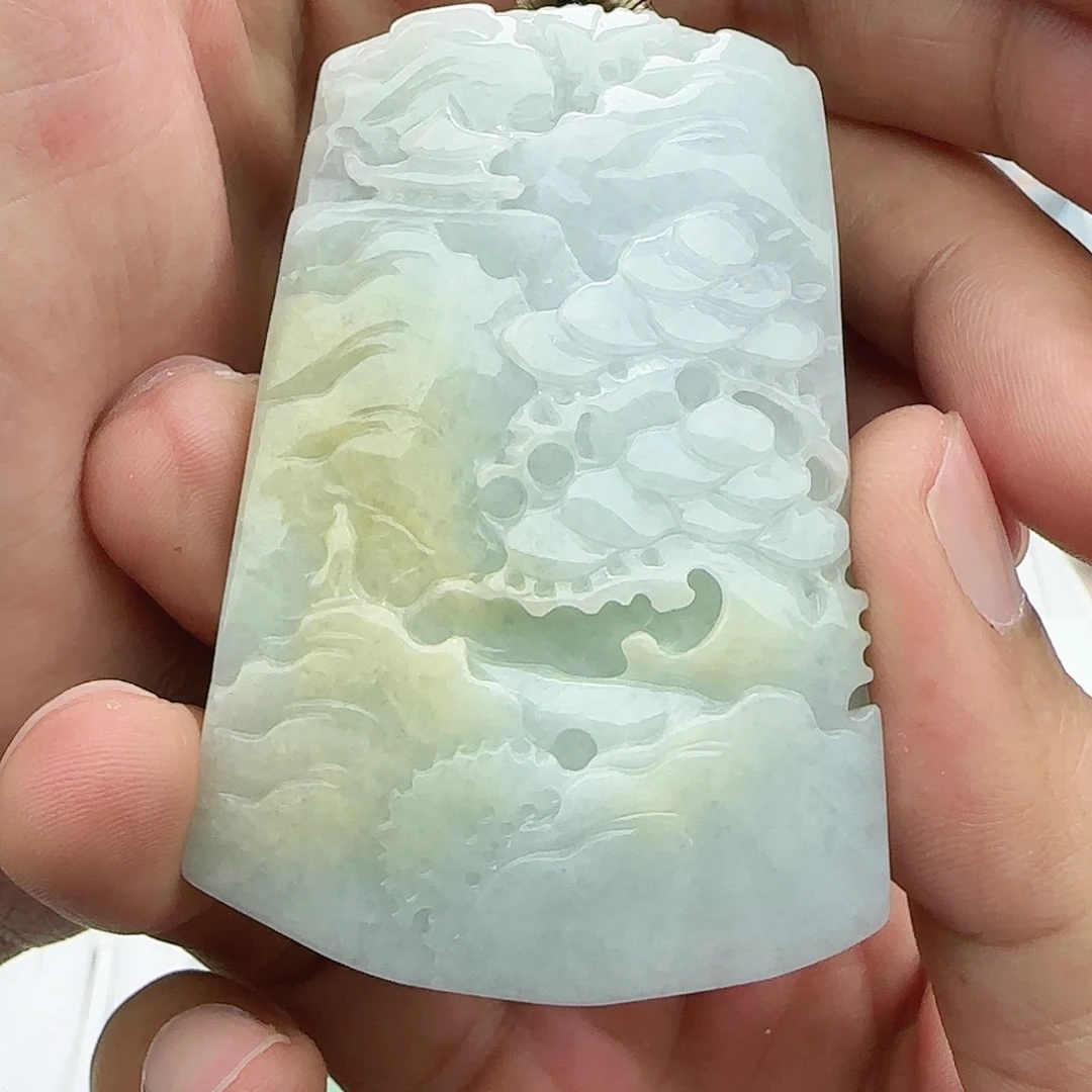 威***哥翡翠未镶嵌颈饰翡翠