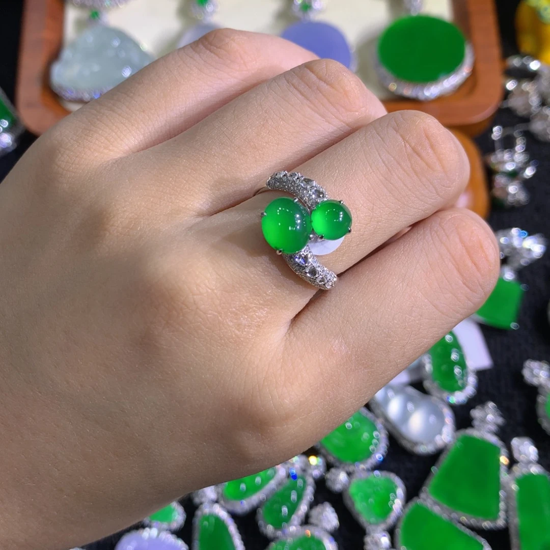 翡翠18K金镶嵌戒指