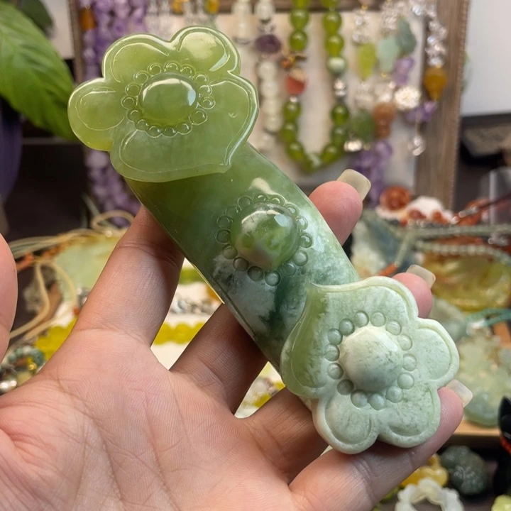 蛇纹石玉未镶嵌吊坠