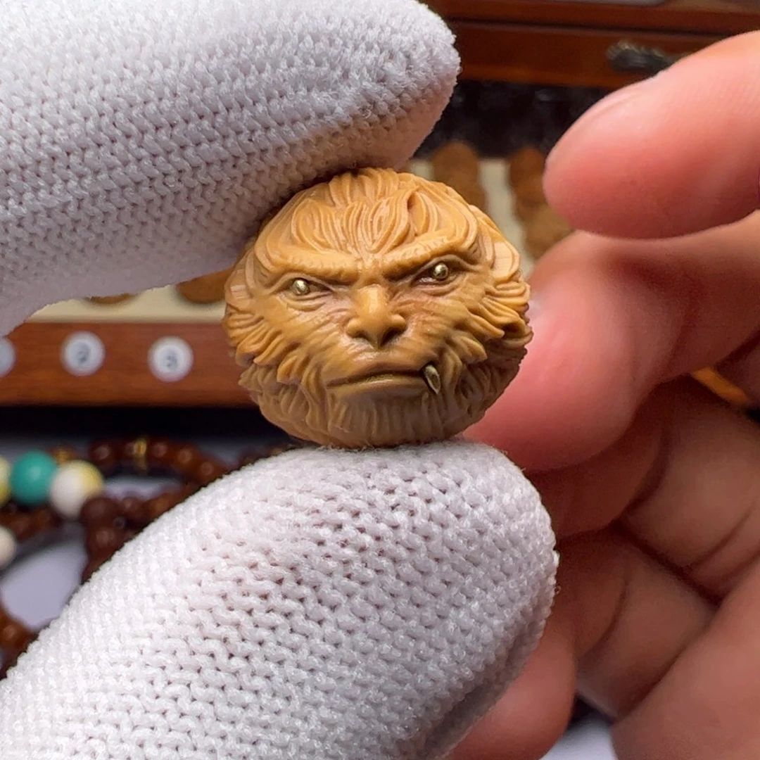 猴头核桃把件精工大圣满镶嵌18左右