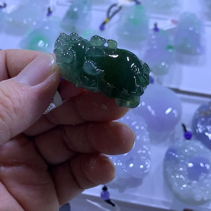 翡翠未镶嵌颈饰天然翡翠A货吊坠