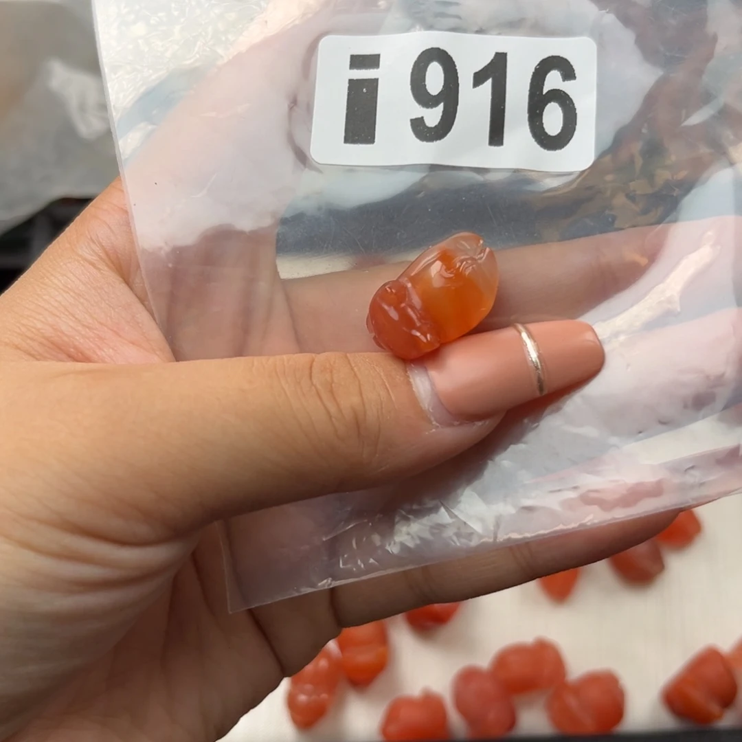 南红玛瑙未镶嵌珠宝奇石