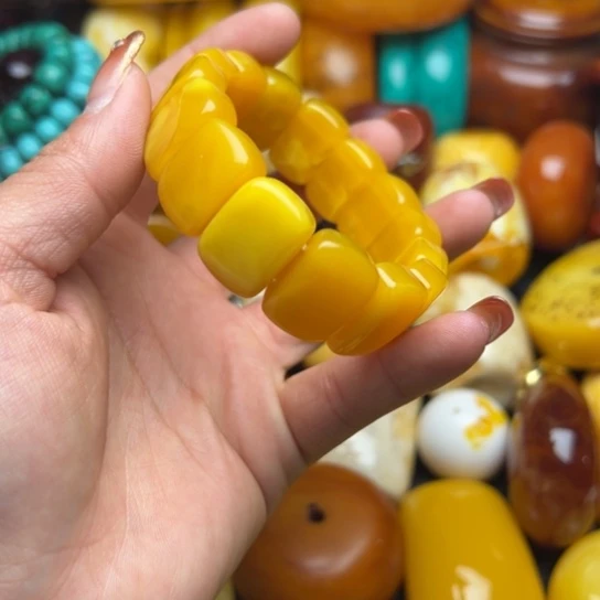 琥珀手串未镶嵌蜜蜡