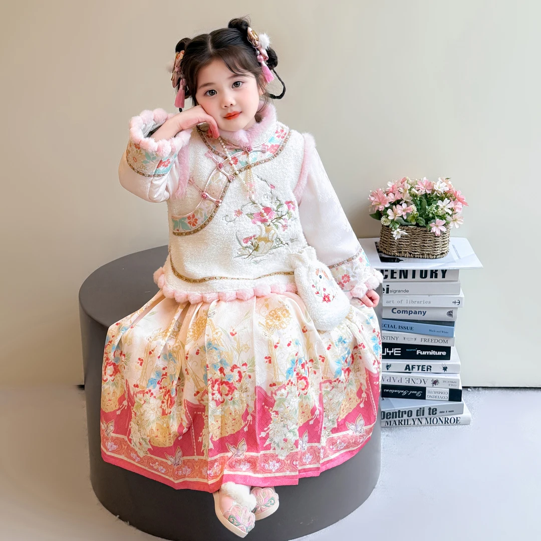 女童国风马面裙套装新款洋气时尚加绒加厚新中式喜庆新年服两件套