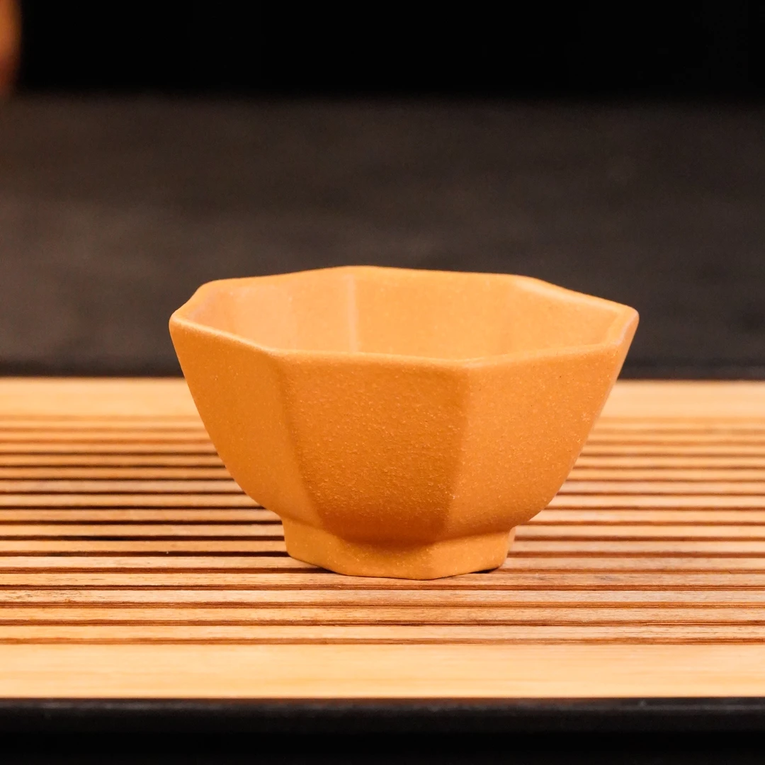 GS17-009   宜兴手工紫砂   黄段八方杯