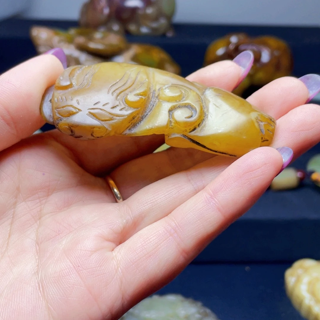 ****岫岩老玉（透闪石质玉）未镶嵌颈饰