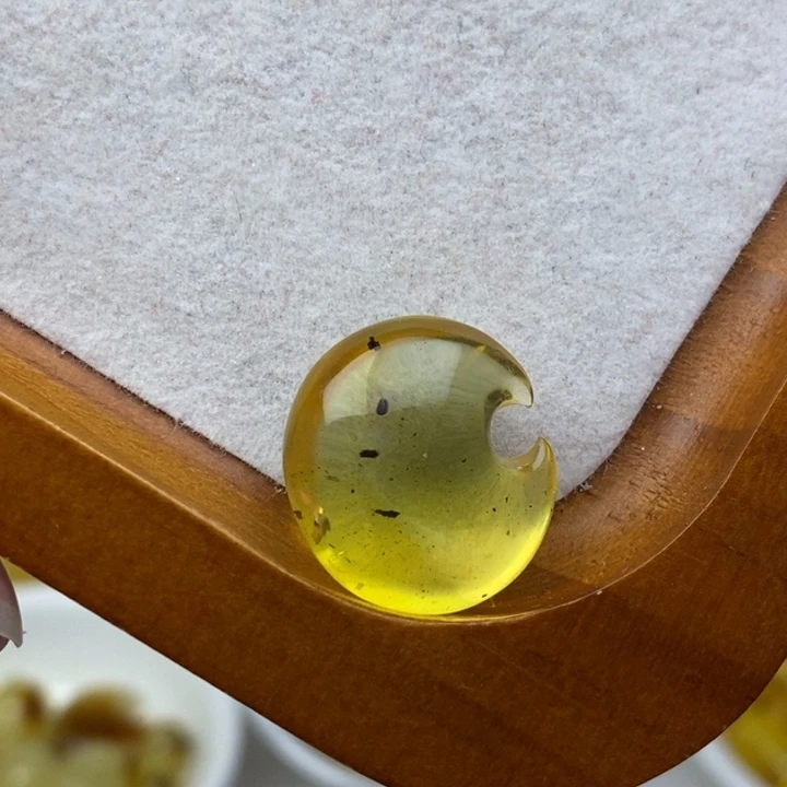 蜜蜡未镶嵌裸石微瑕花粉卡18➕