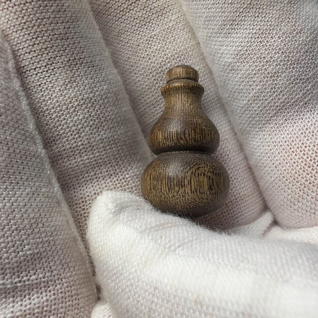 吊坠沉香卡**多沉水文莱老料葫芦2.3克