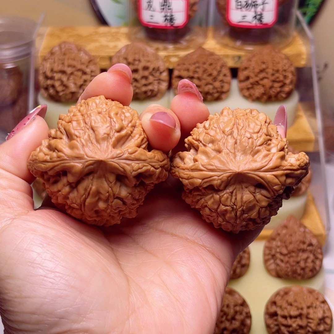 文玩核桃吊坠53尺全品大龙鼎