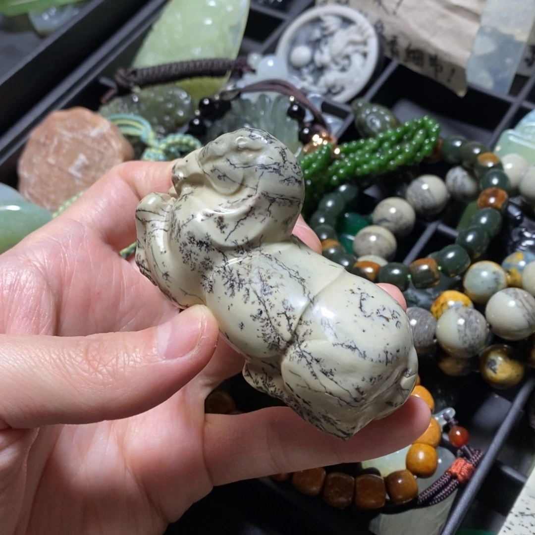 和田玉未镶嵌颈饰微瑕