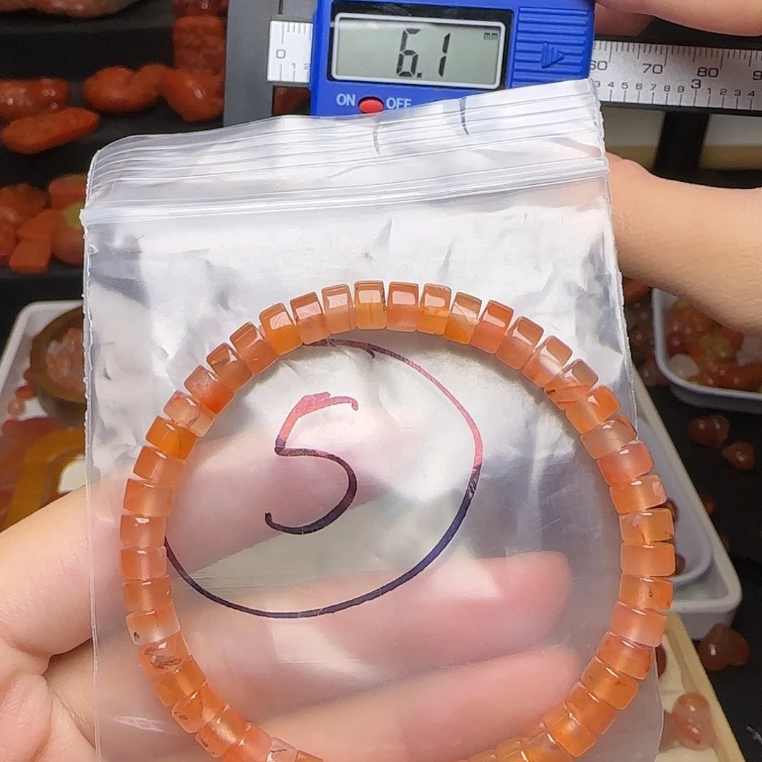 南红玛瑙未镶嵌颈饰