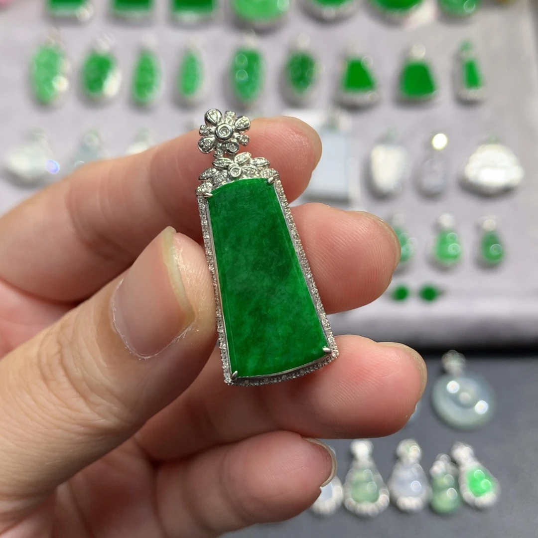 翡翠18K金镶嵌吊坠(不含链)