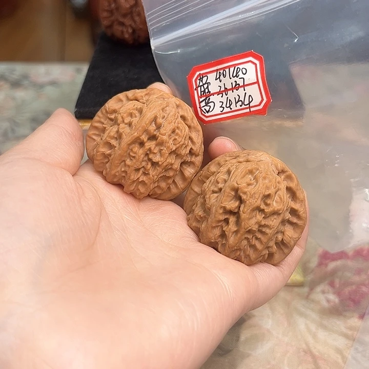把件文玩核桃白狮子维修