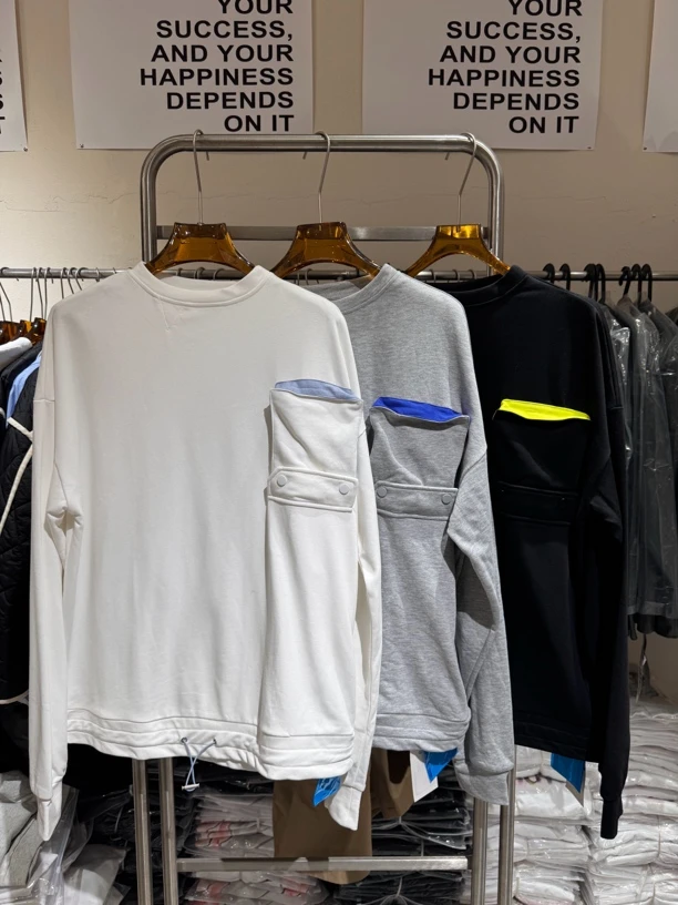 长袖男套头秋冬宽松型常规款口袋圆领卫衣休闲纯色百搭简约