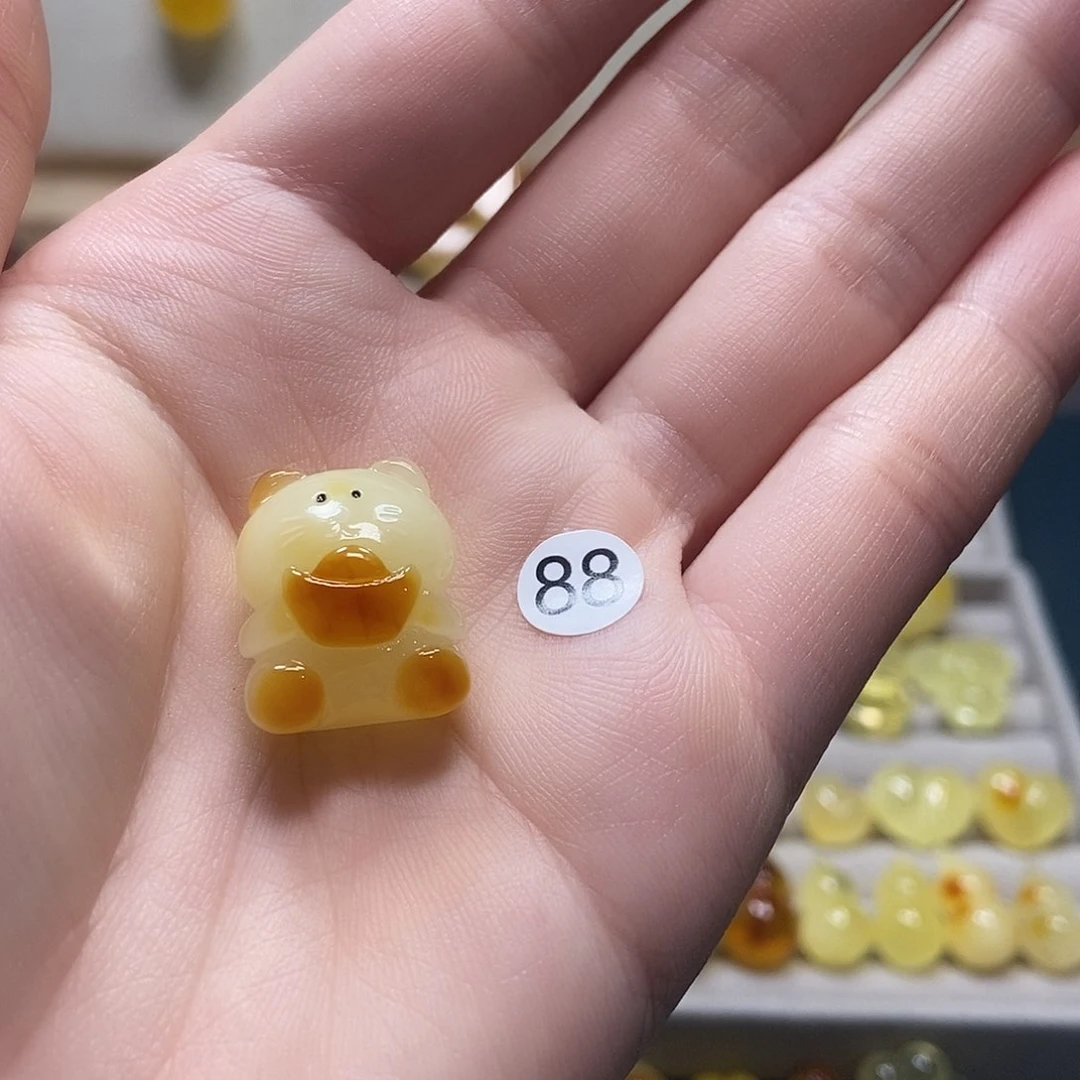未镶嵌琥珀裸石?****?，