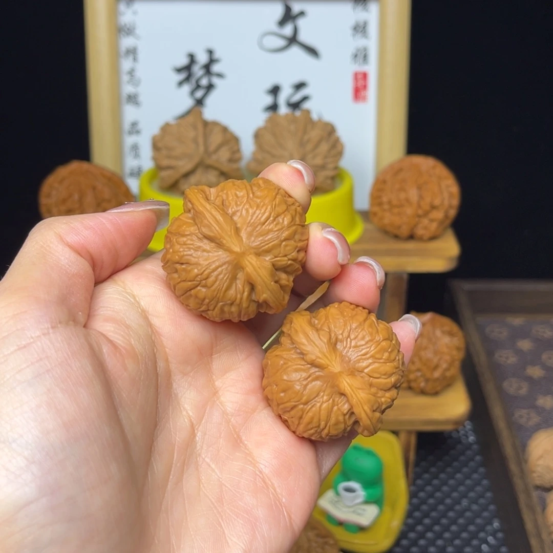 ****白文玩核桃吊坠乾隆磨37打底微微修