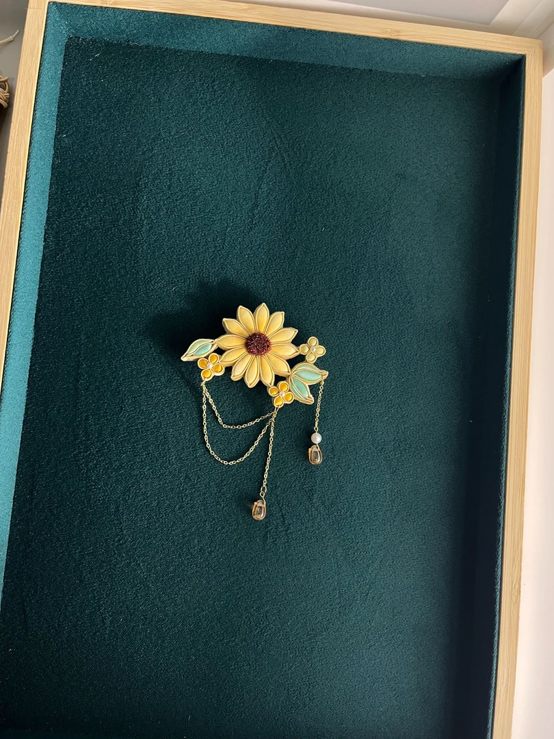 非遗盘扣原创设计向日葵向阳花胸针