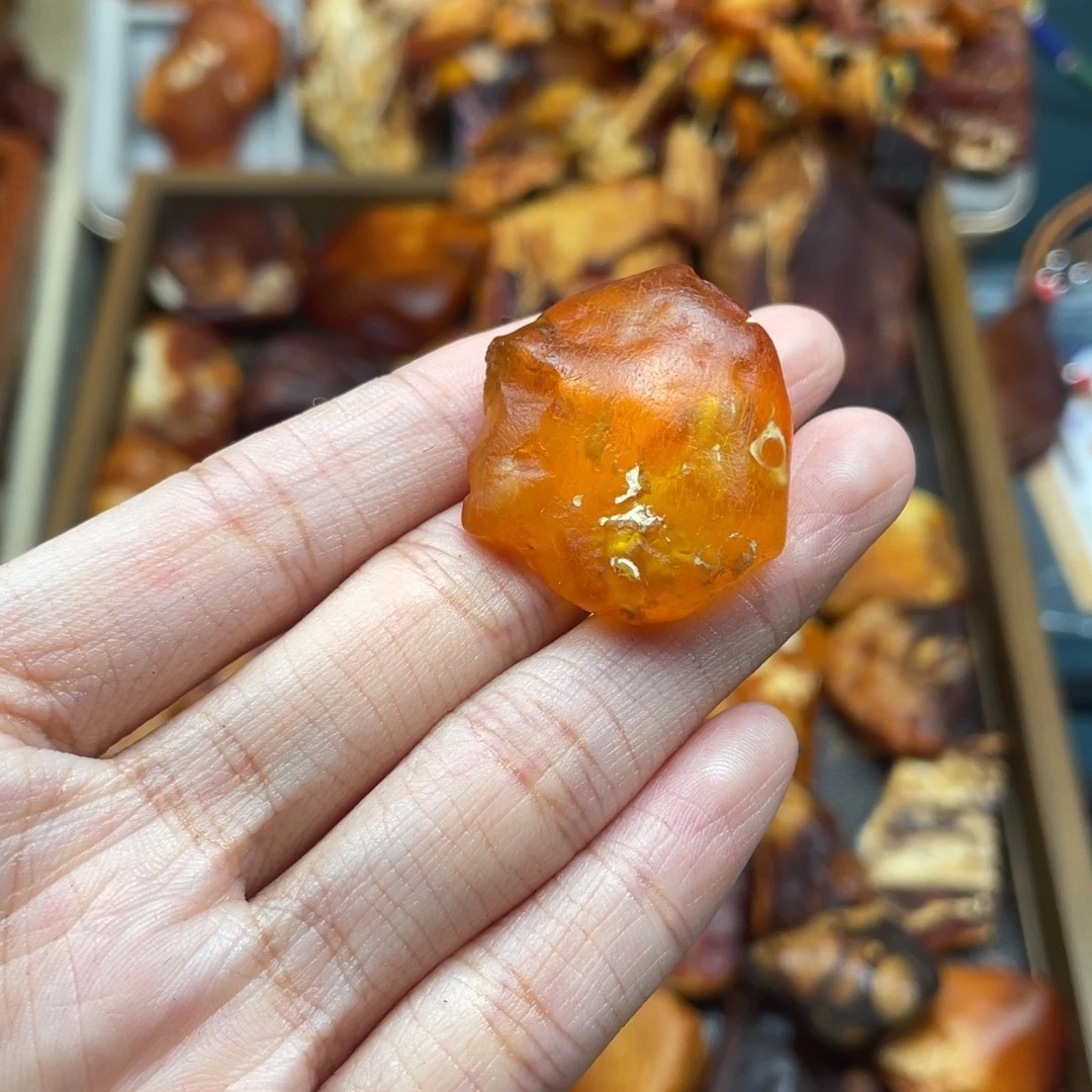 琥珀未镶嵌珠宝奇石