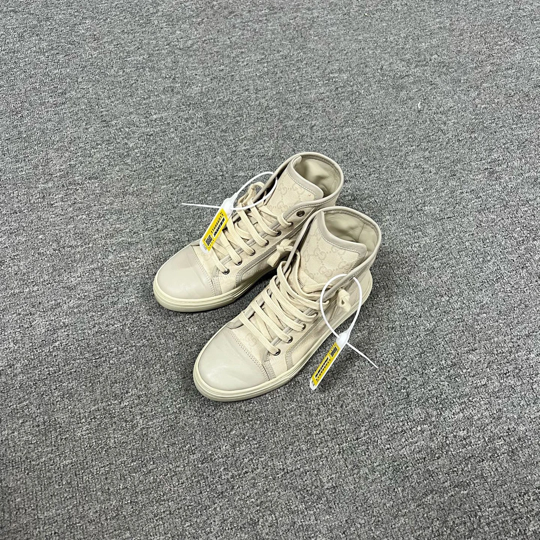 99新 AMIPARIS 古驰 白色 暗纹 满印 高帮 平底鞋 36码