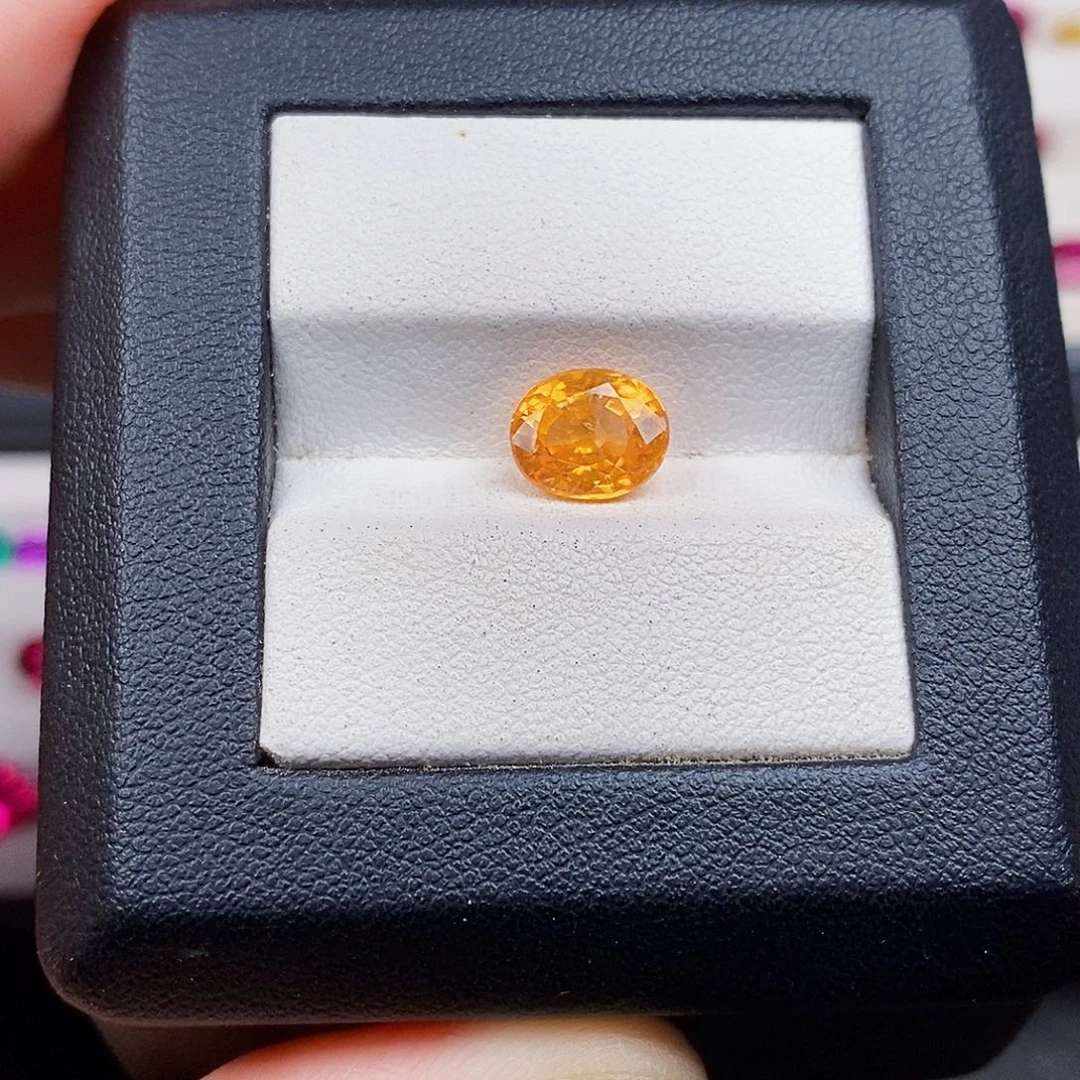 未镶嵌裸石石榴石（芬达石）3.13ct