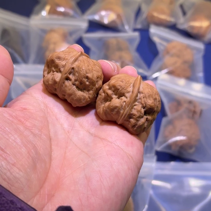 文玩核桃吊坠金蟾疙瘩包