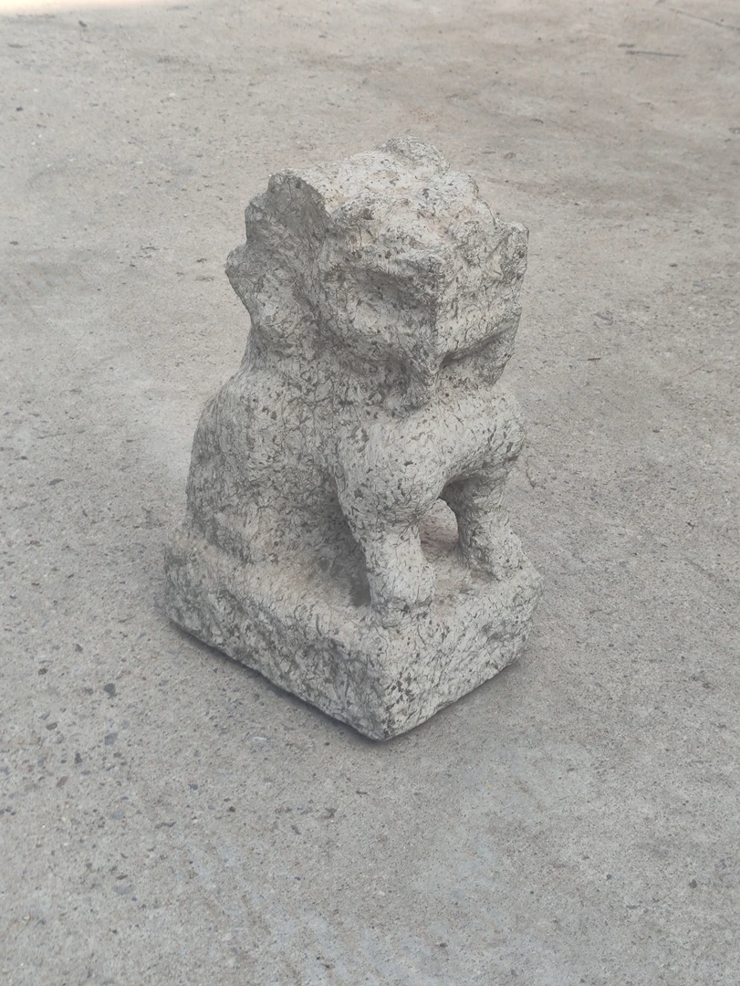 精美石雕狮子 ，造型独特。