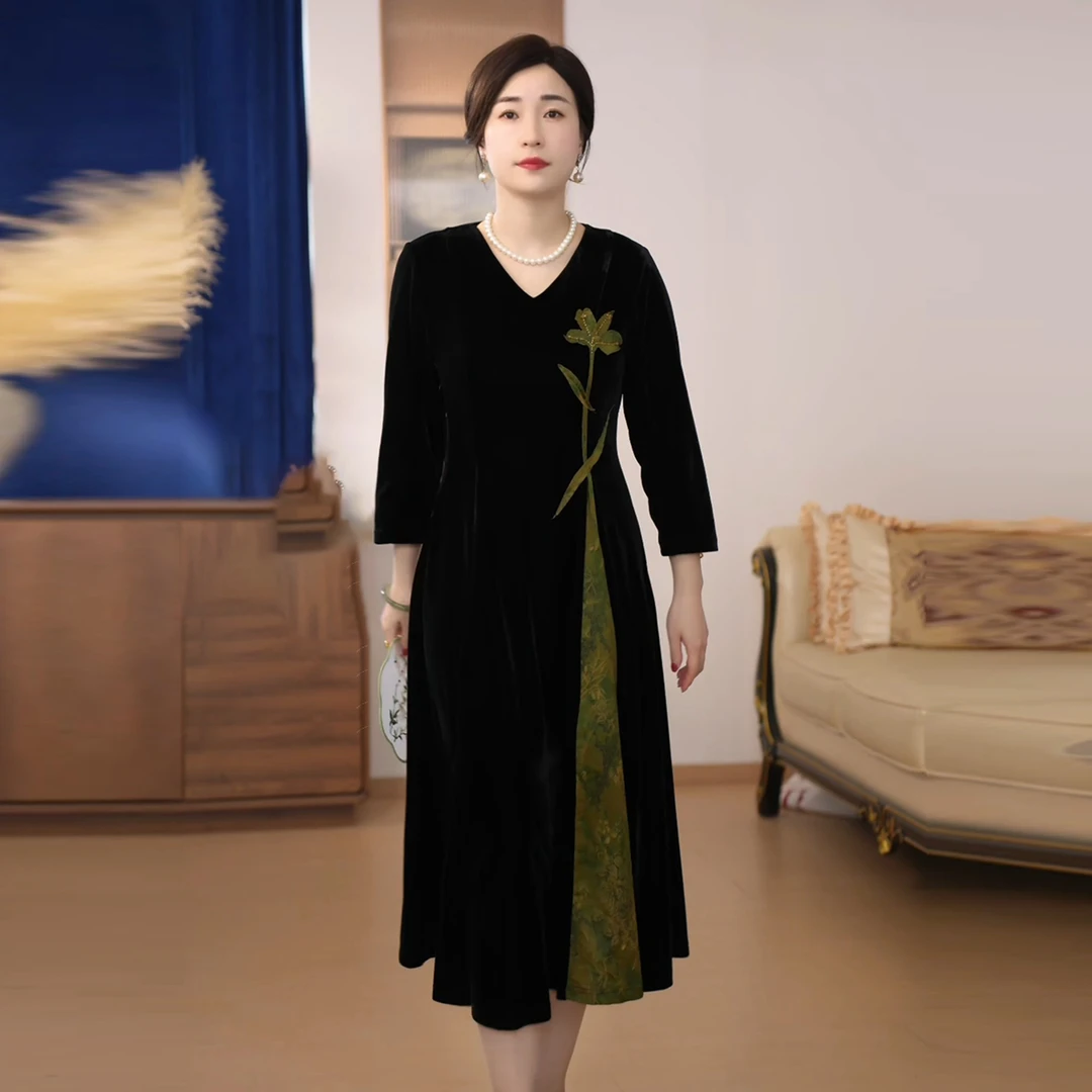新款秋季国风妈妈装中腰高腰不褪色休闲风连衣裙时尚中老年女装