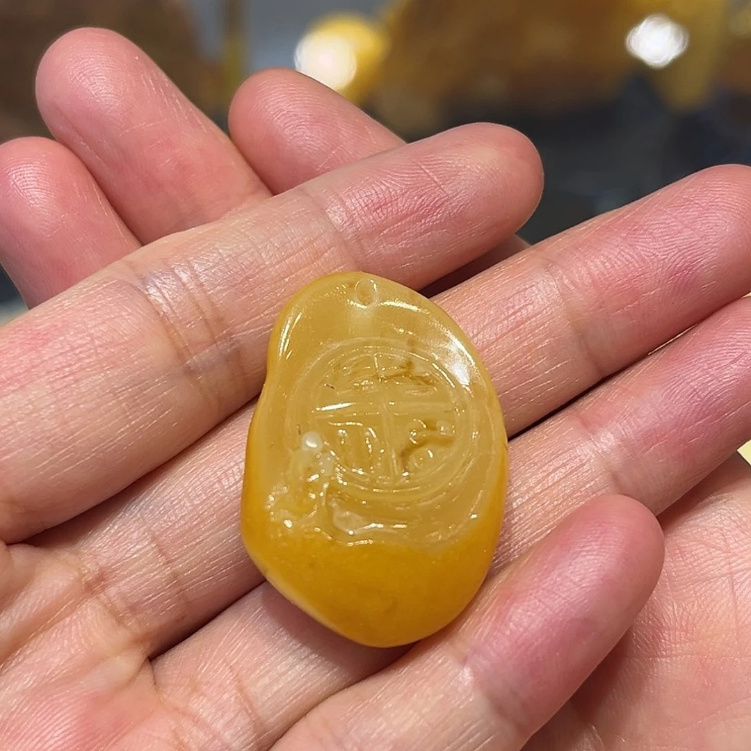 琥珀颈饰未镶嵌福牌