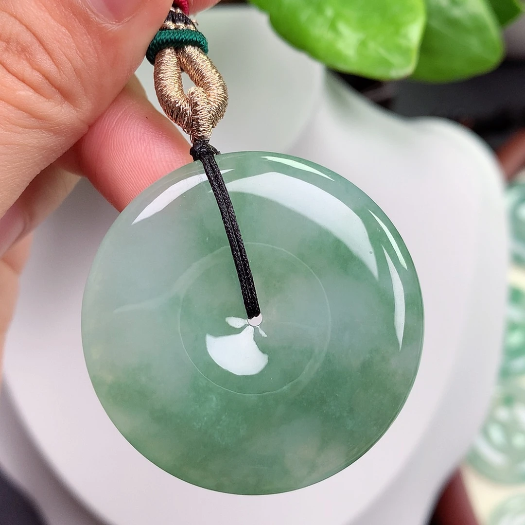 翡翠未镶嵌颈饰平安扣39x5.8mm