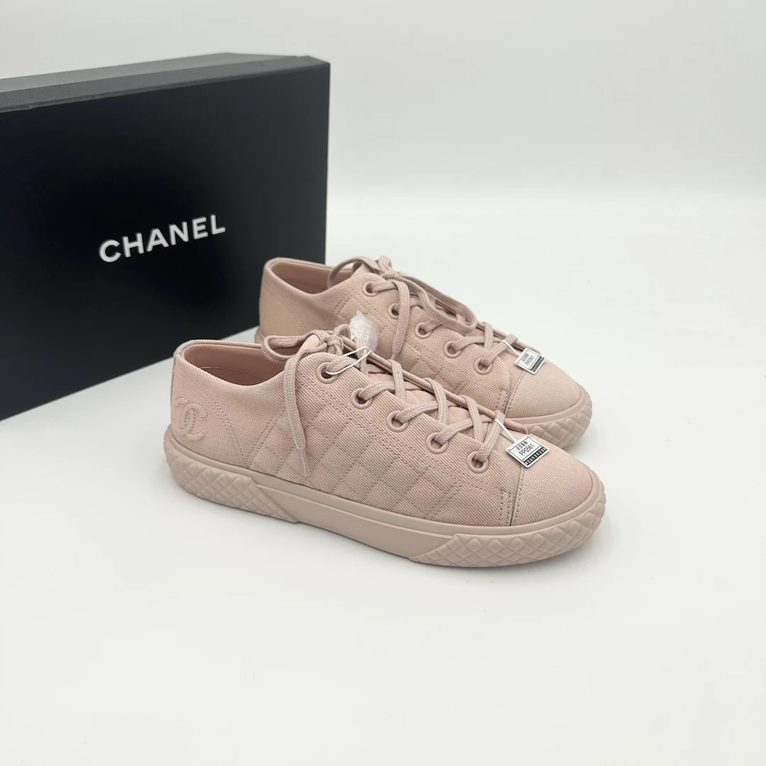 未使用 Chanel/香奈儿 37码/藕粉色双c休闲鞋/pp0561