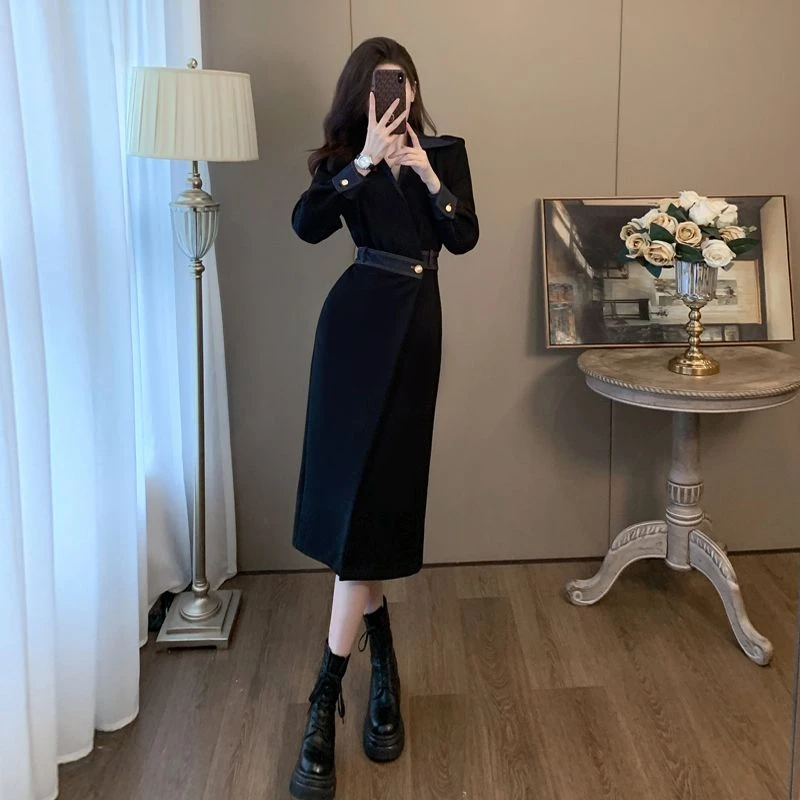 黑色独特气质连衣裙女2025春季新款显瘦高级感法式长裙v领打底裙