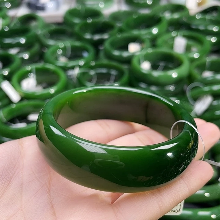 未镶嵌手镯和田玉（碧玉）