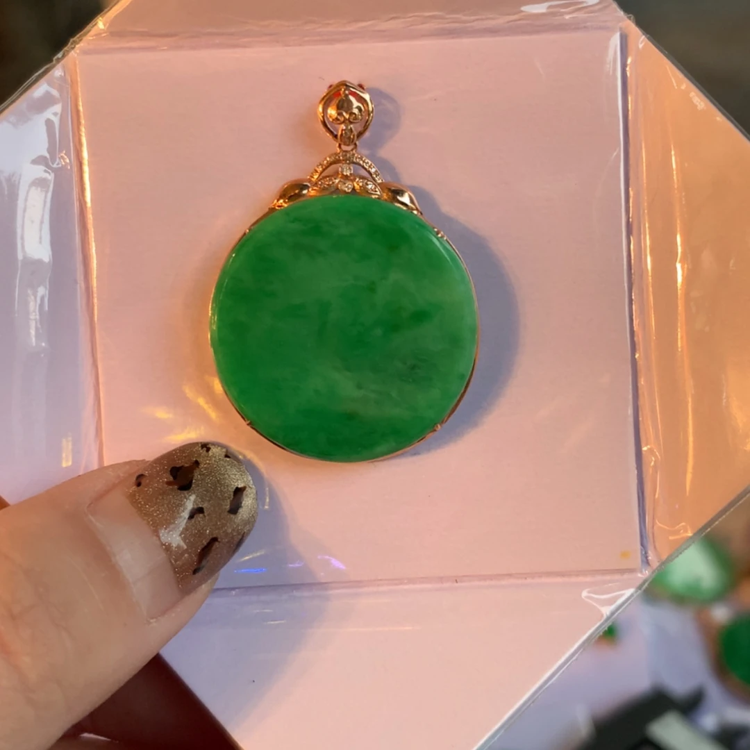 【闪购商品】翡翠颈饰18K金镶嵌圆牌