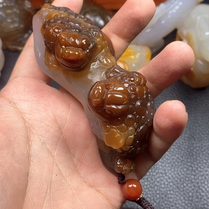 潇***吧未镶嵌颈饰玛瑙/玉髓